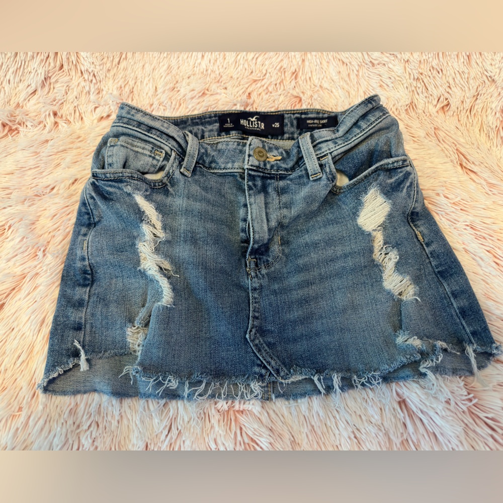 Hollister Denim mini skirt. Size 1
